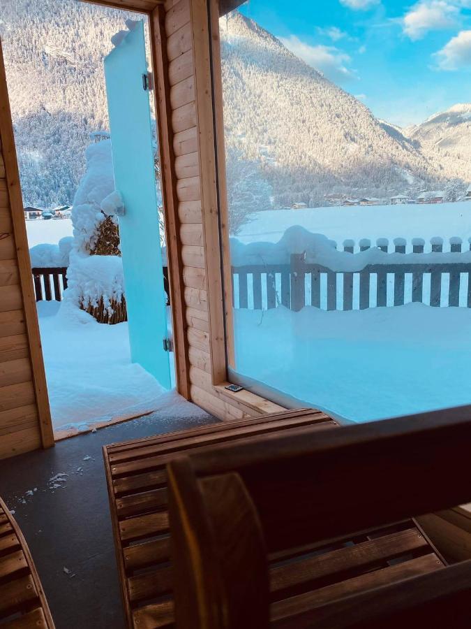 Forest Chalet, 15 Min To Salzburg Olt Town, And Most Beautiful Lakes, Secluded Location, 1,000 Sqm Garden, Mountainview, Panorama Sauna, Bath Whirlpool, Bbq&Bikes&Sunbeds For Free, Up To 10 P Golling an der Salzach Kültér fotó