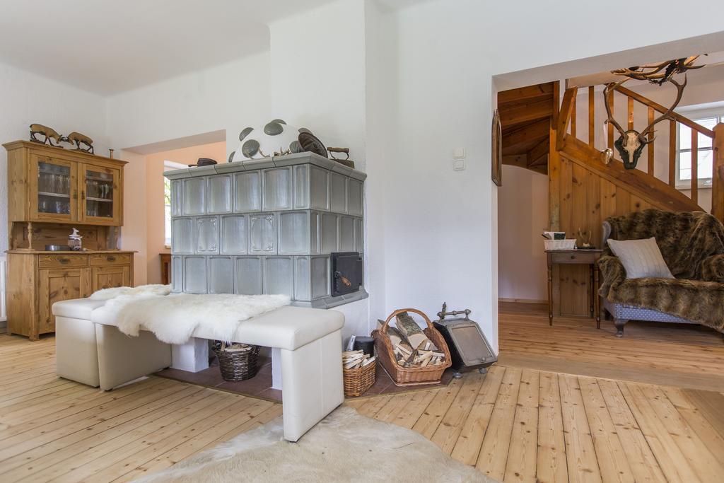 Forest Chalet, 15 Min To Salzburg Olt Town, And Most Beautiful Lakes, Secluded Location, 1,000 Sqm Garden, Mountainview, Panorama Sauna, Bath Whirlpool, Bbq&Bikes&Sunbeds For Free, Up To 10 P Golling an der Salzach Szoba fotó