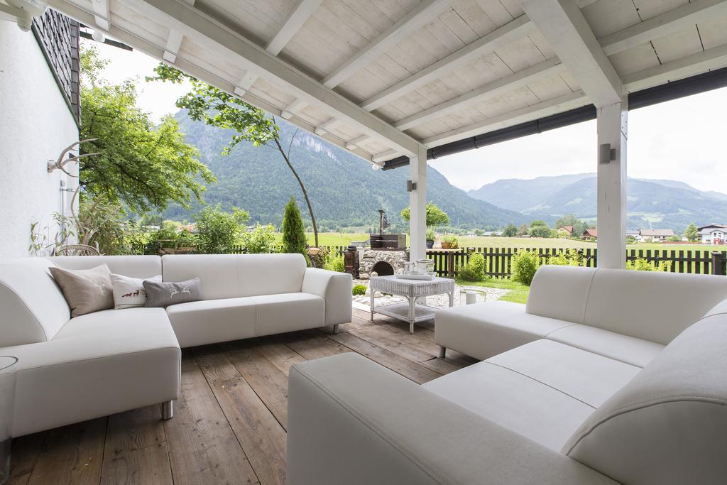 Forest Chalet, 15 Min To Salzburg Olt Town, And Most Beautiful Lakes, Secluded Location, 1,000 Sqm Garden, Mountainview, Panorama Sauna, Bath Whirlpool, Bbq&Bikes&Sunbeds For Free, Up To 10 P Golling an der Salzach Szoba fotó