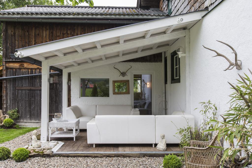 Forest Chalet, 15 Min To Salzburg Olt Town, And Most Beautiful Lakes, Secluded Location, 1,000 Sqm Garden, Mountainview, Panorama Sauna, Bath Whirlpool, Bbq&Bikes&Sunbeds For Free, Up To 10 P Golling an der Salzach Szoba fotó